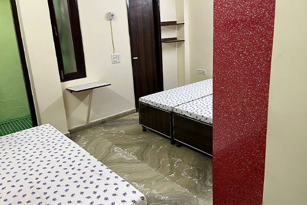 Girls pg in kamla nagar